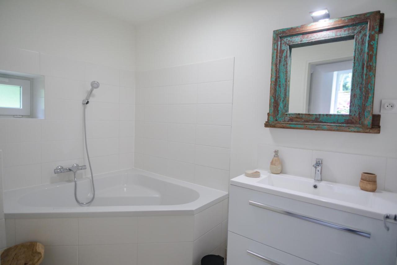 Avec Tennis En Baie Du Mont Saint Michel A 15 Minutes De La Holiday home *